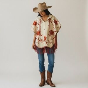 Vintage Womens Cream Embroidered Felt Fringe‎ Poncho Indigenous Unique OS EUC